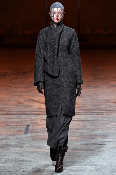 Look 14